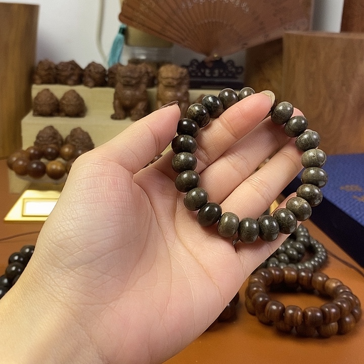 老山檀香微瑕疵阴沉9-12手串