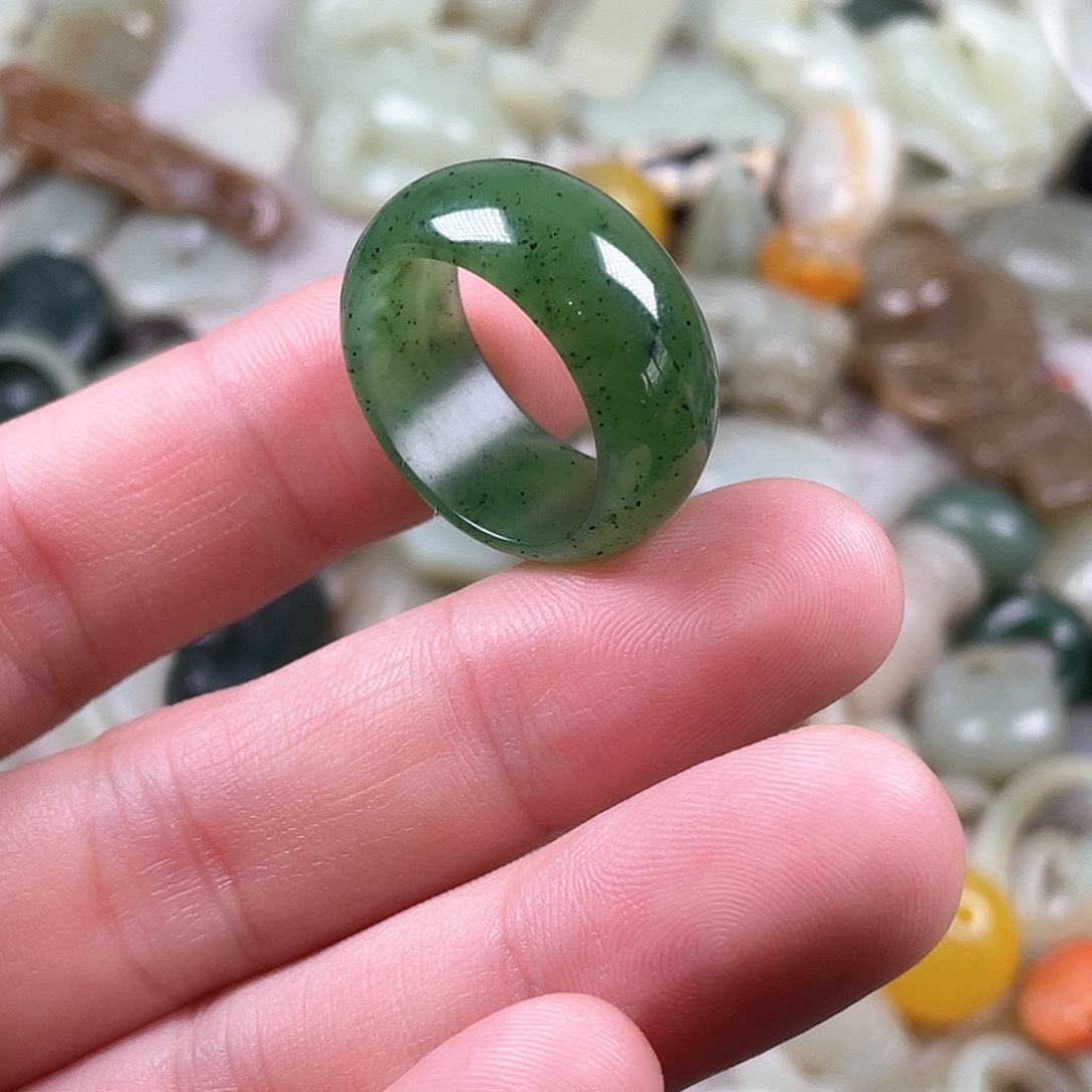 和田玉（糖玉）颈饰未镶嵌