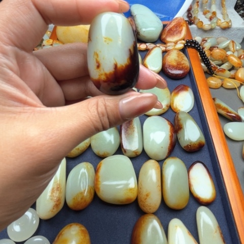 和田玉颈饰未镶嵌用****2