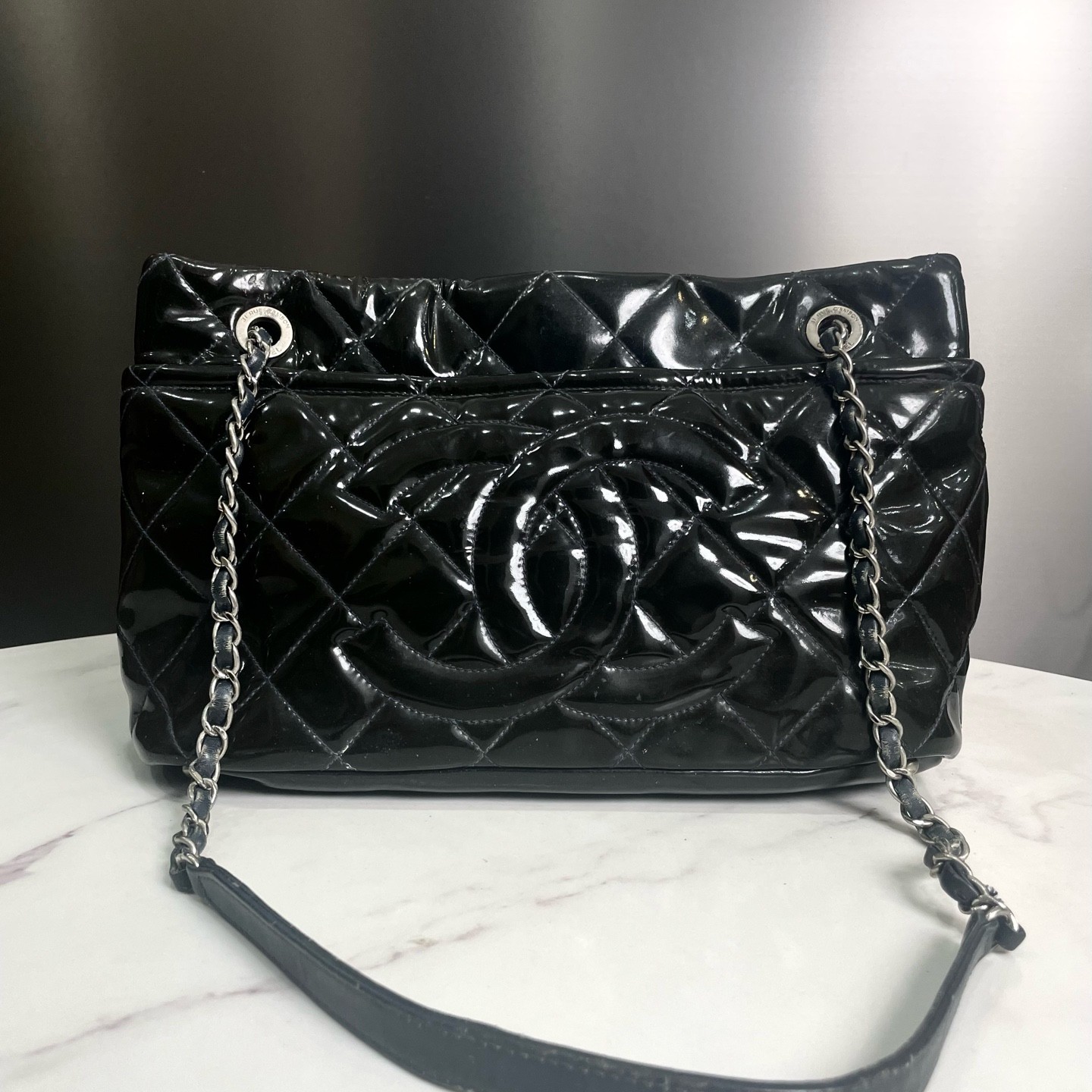 95新 Chanel/香奈儿 漆皮蓝银双经典logo机场托特手提16237194
