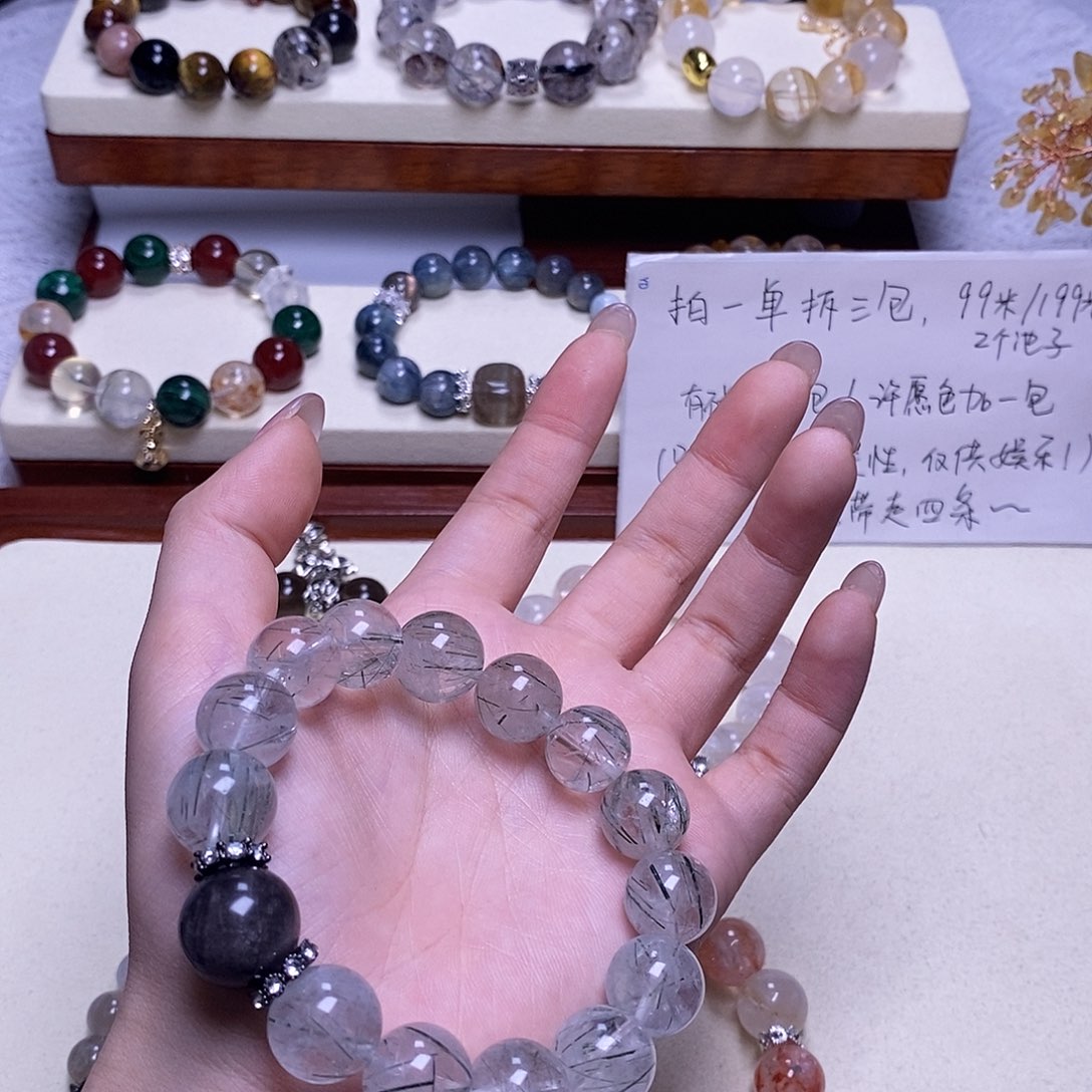 是***吖吊坠白玉菩提手串