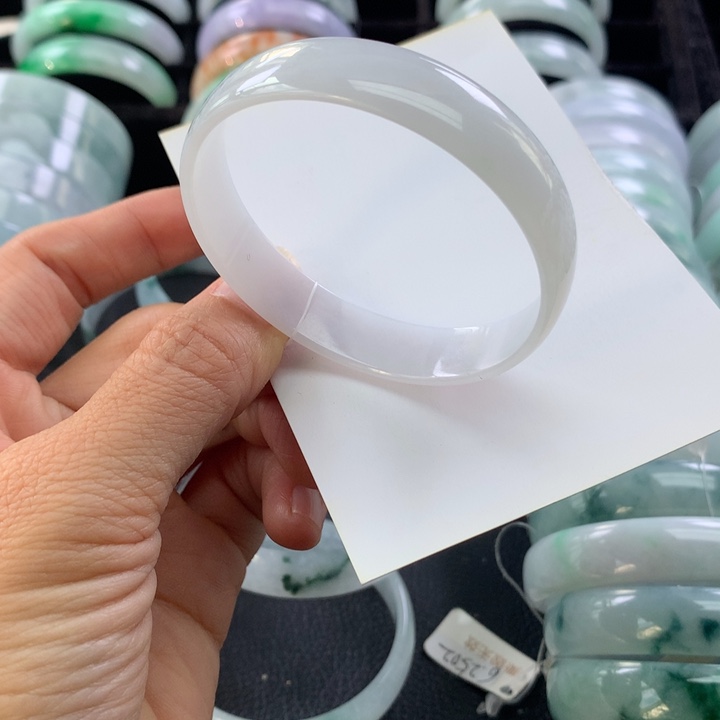 翡翠未镶嵌手镯公主52+