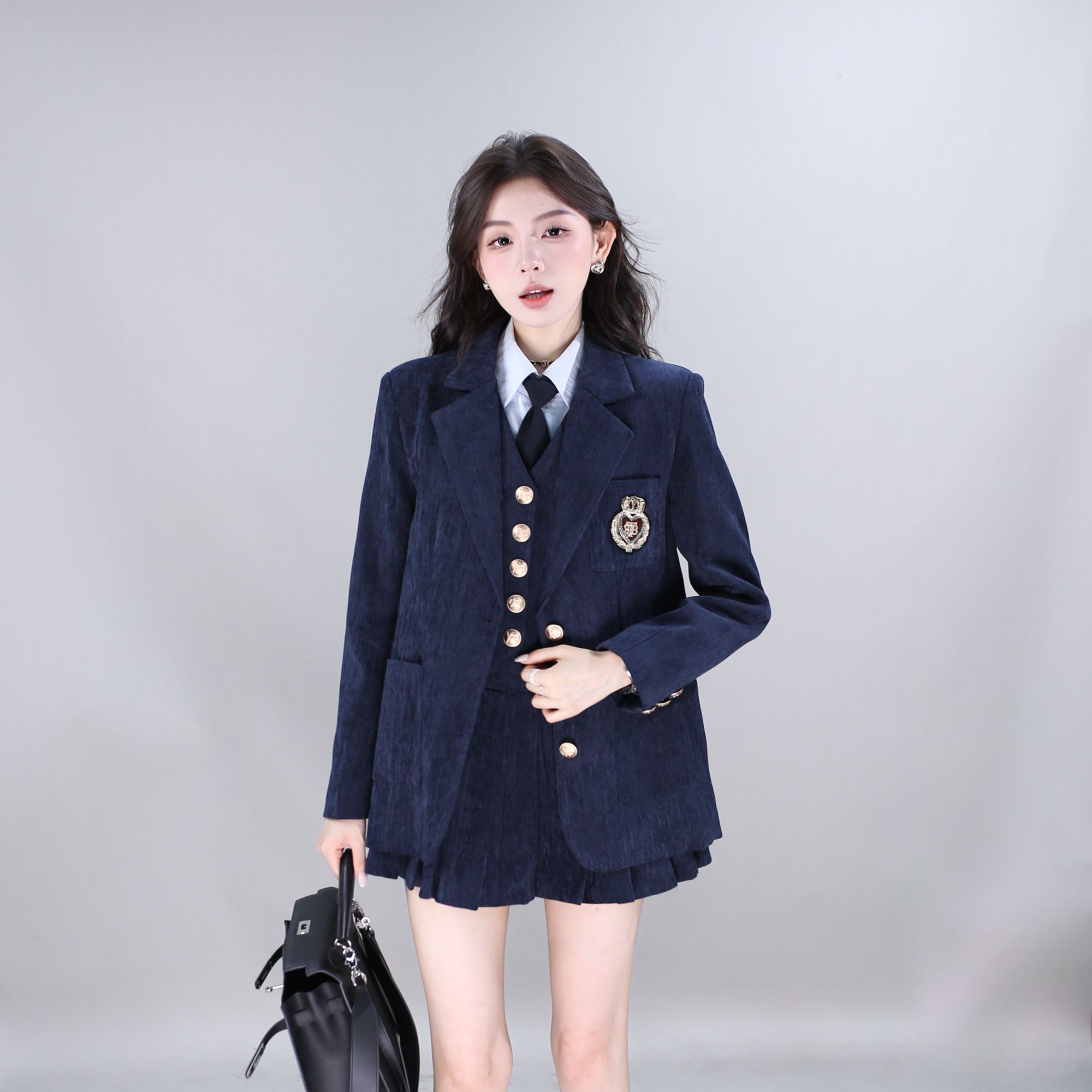 【伦敦日记】冬季学院风真两件刺绣徽章单排扣宽松显瘦女套装