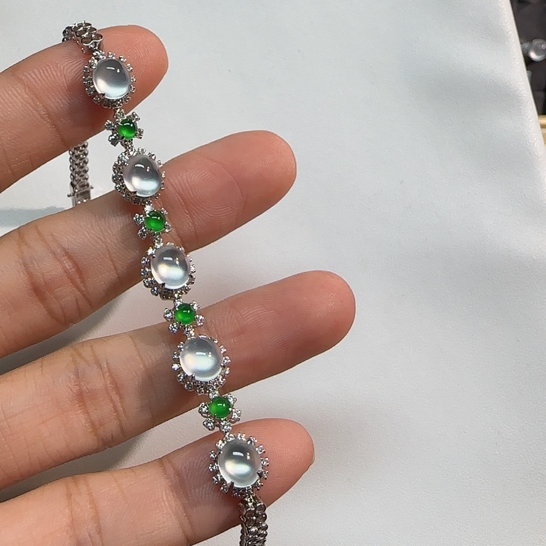 翡翠18K金镶嵌手链蛋面