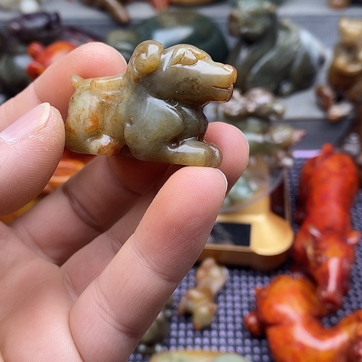 未镶嵌蛇纹石玉颈饰