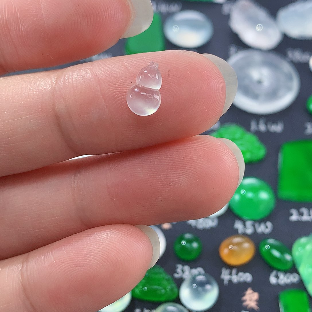 翡翠颈饰未镶嵌天然翡翠高冰葫芦