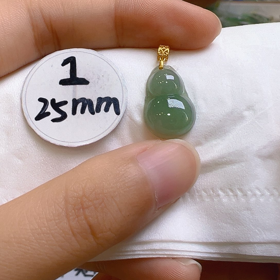 翡翠颈饰18K金镶嵌翡翠