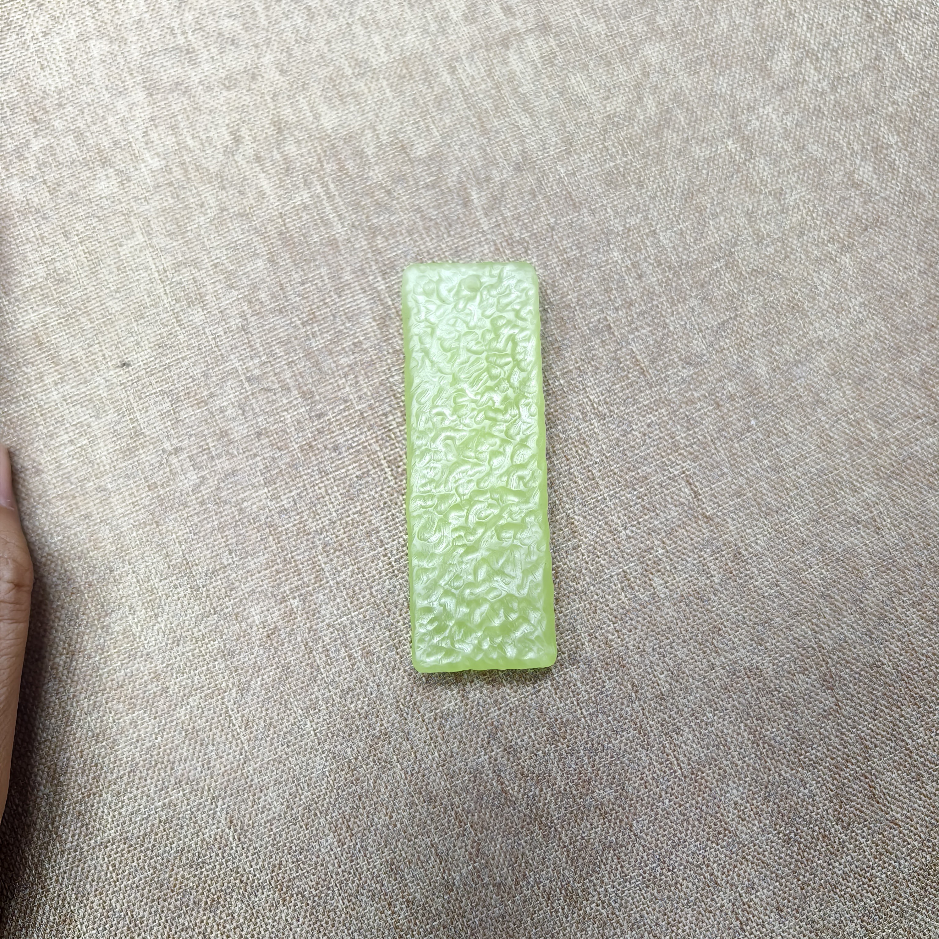 纯天然岫玉手工雕刻复古锤纹黄冰无事牌