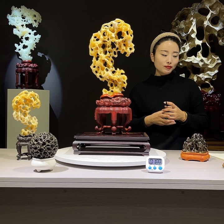 强**腰太湖石，太湖石摆件