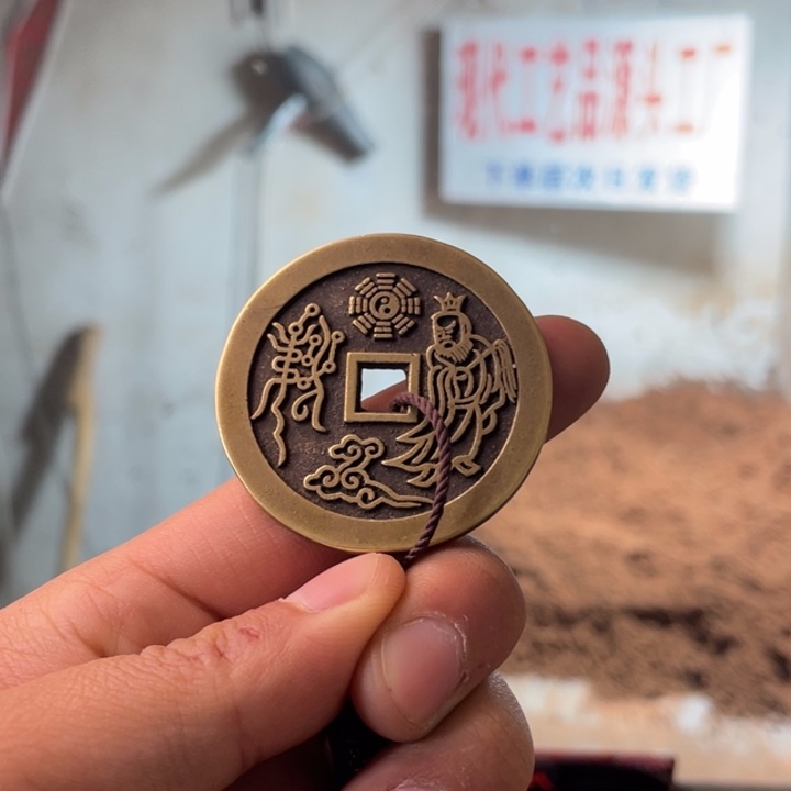 铜L****a现代仿制工艺品