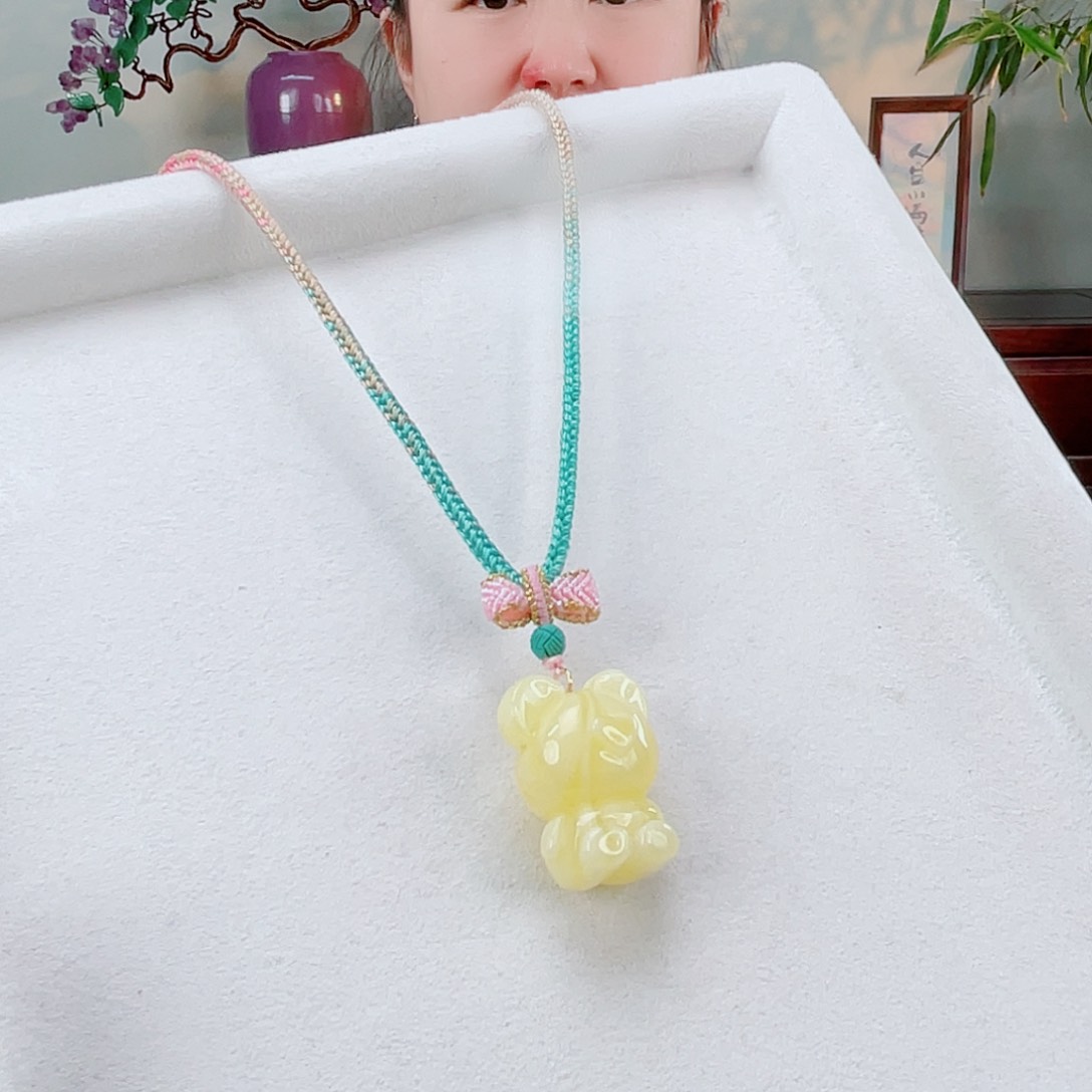 未镶嵌蜜蜡颈饰蜜蜡