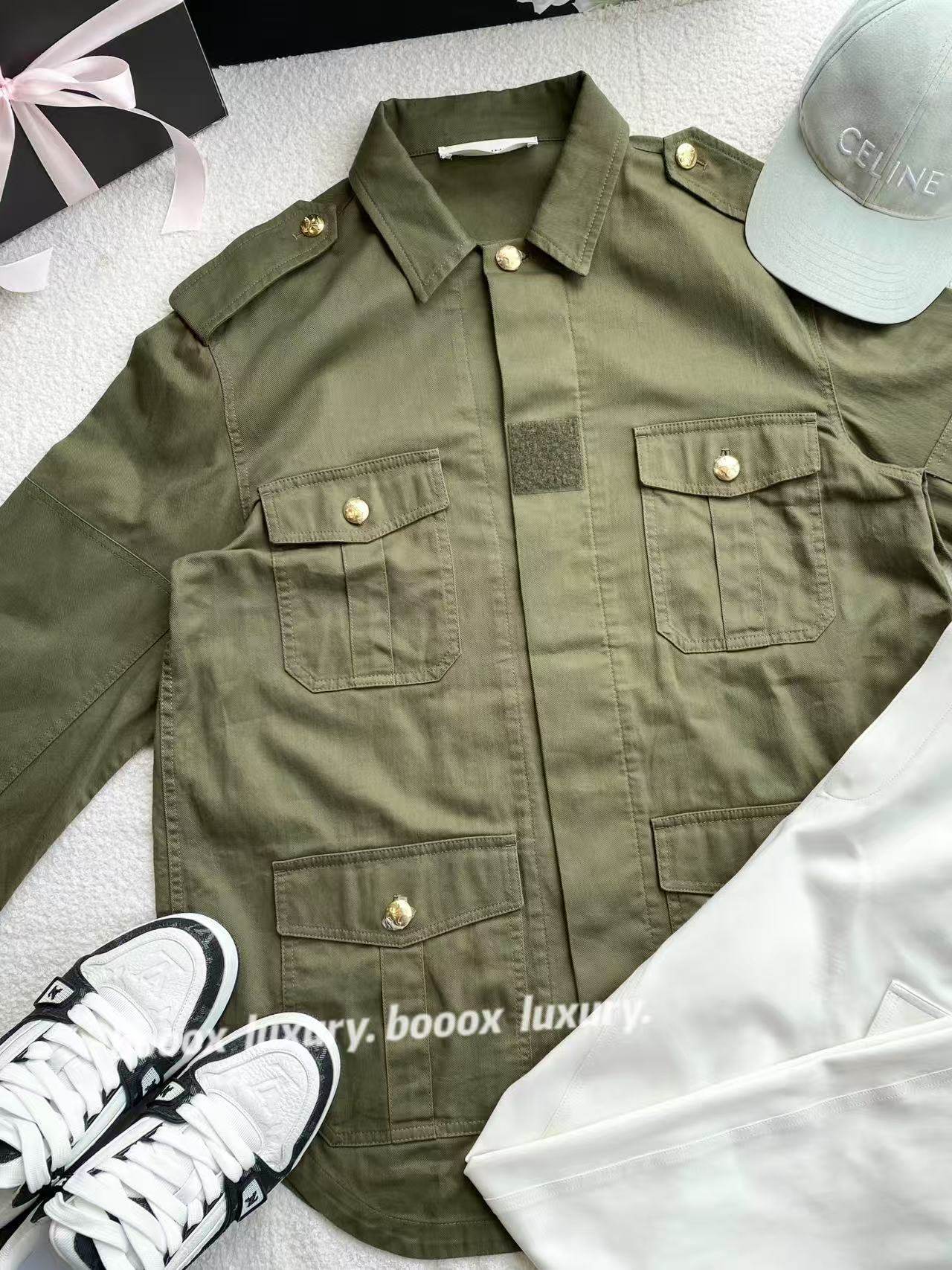 95新 Celine/思琳  gg319 棉 军绿色金扣工装外套 34码
