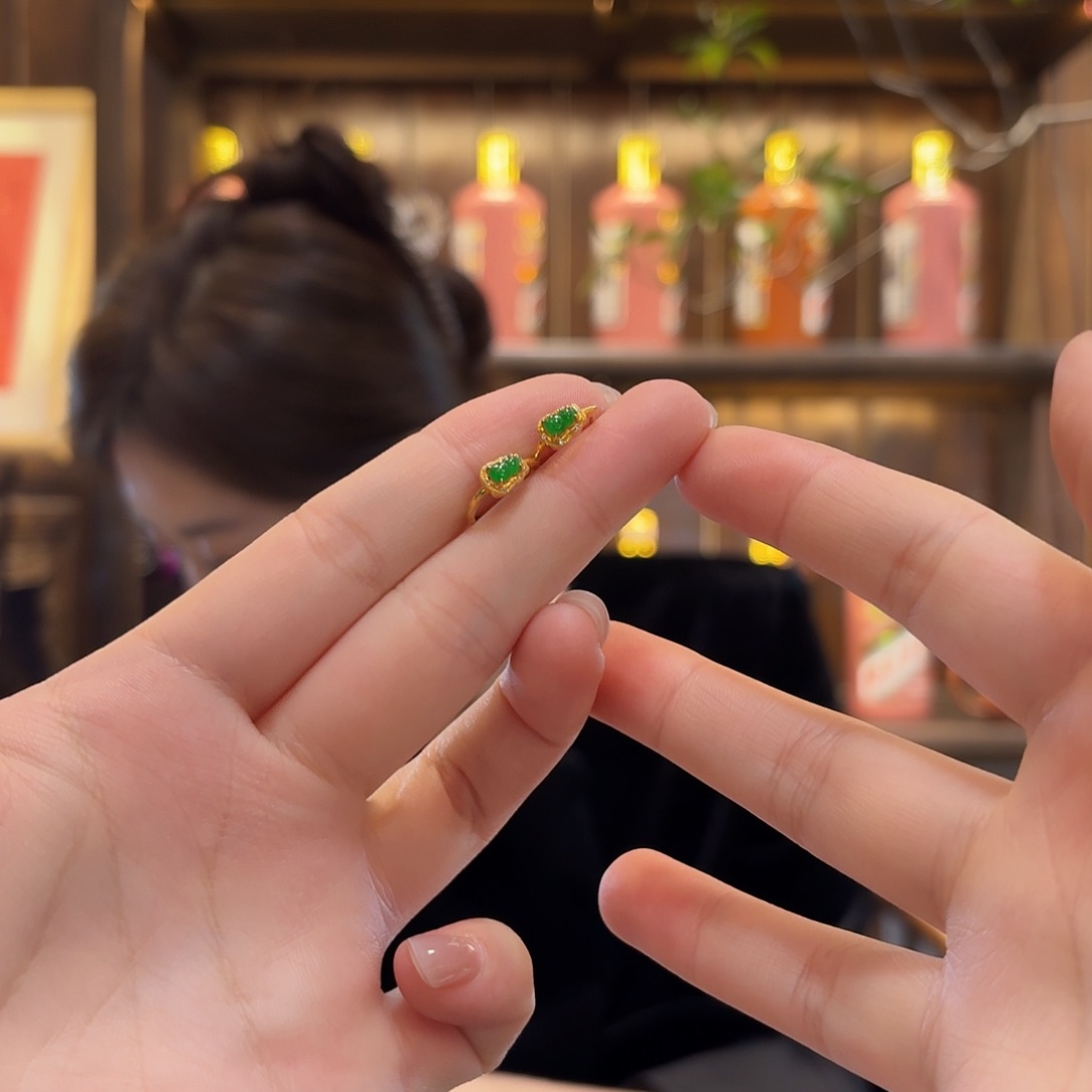 翡翠耳饰18K金镶嵌耳饰