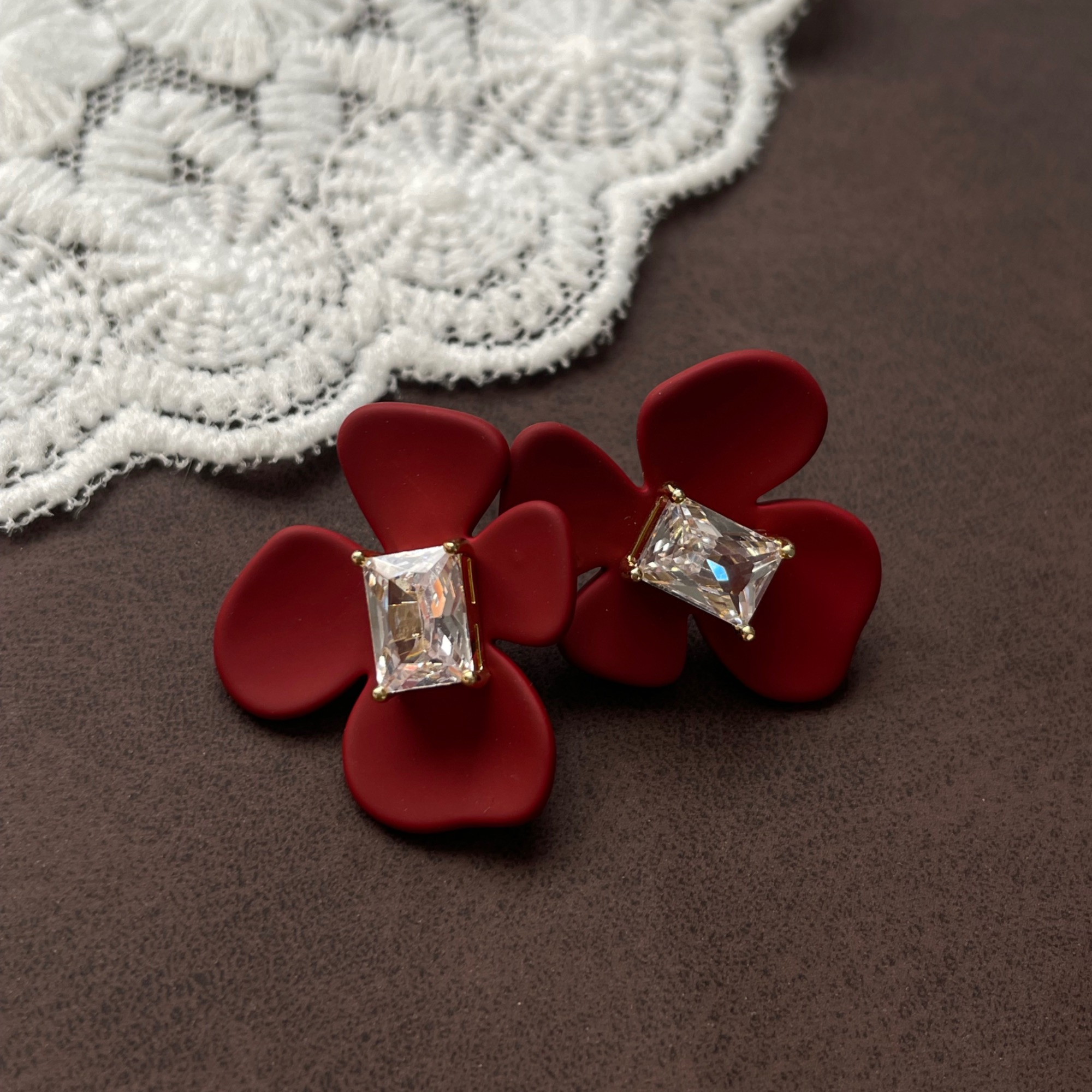 铜合金耳饰 女丝绒几何气质红色复古耳钉植物花卉新中式甜美