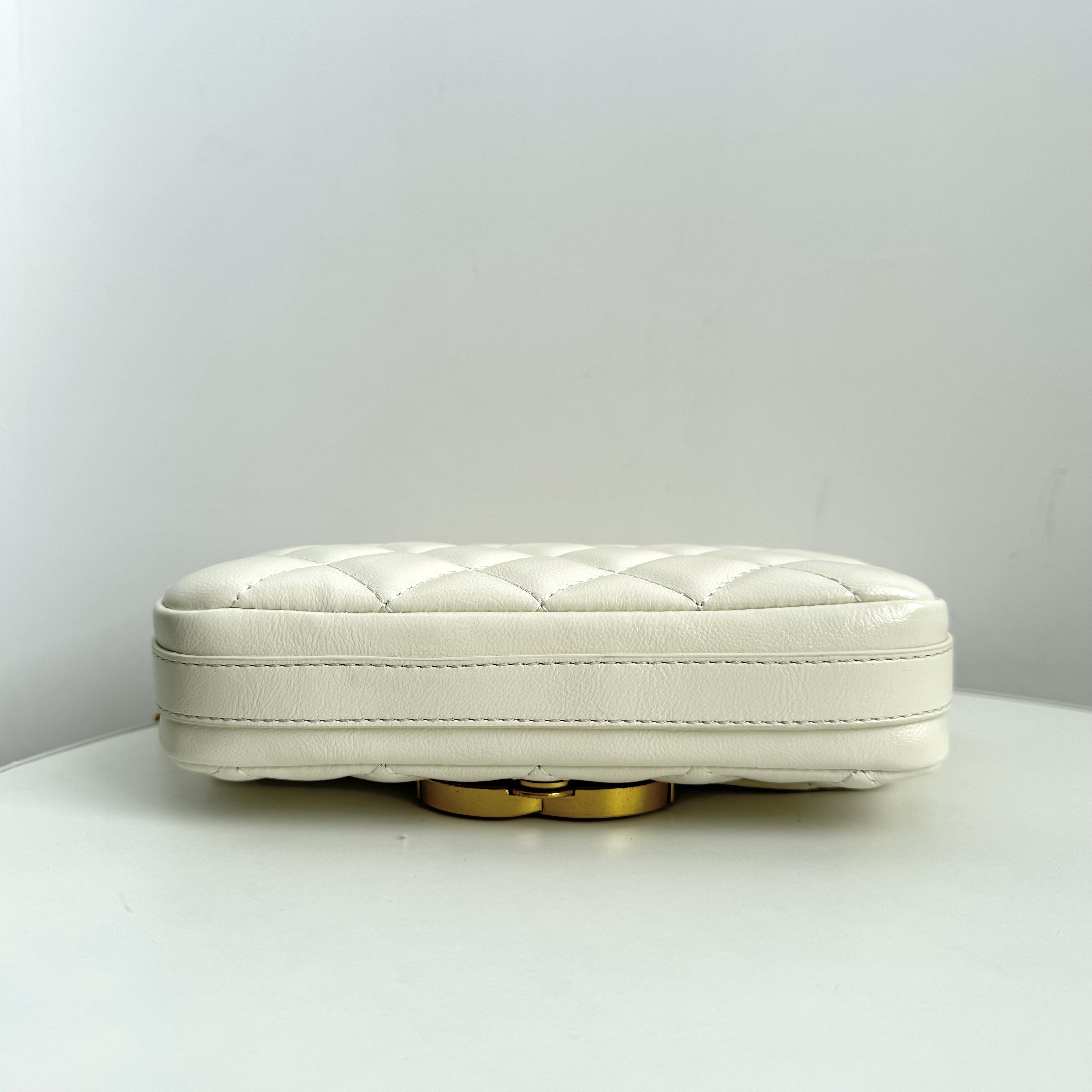 简约百搭米白色横款链条包