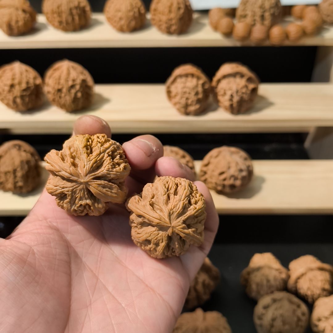 不***喻吊坠文玩核桃42+粗筋有黄