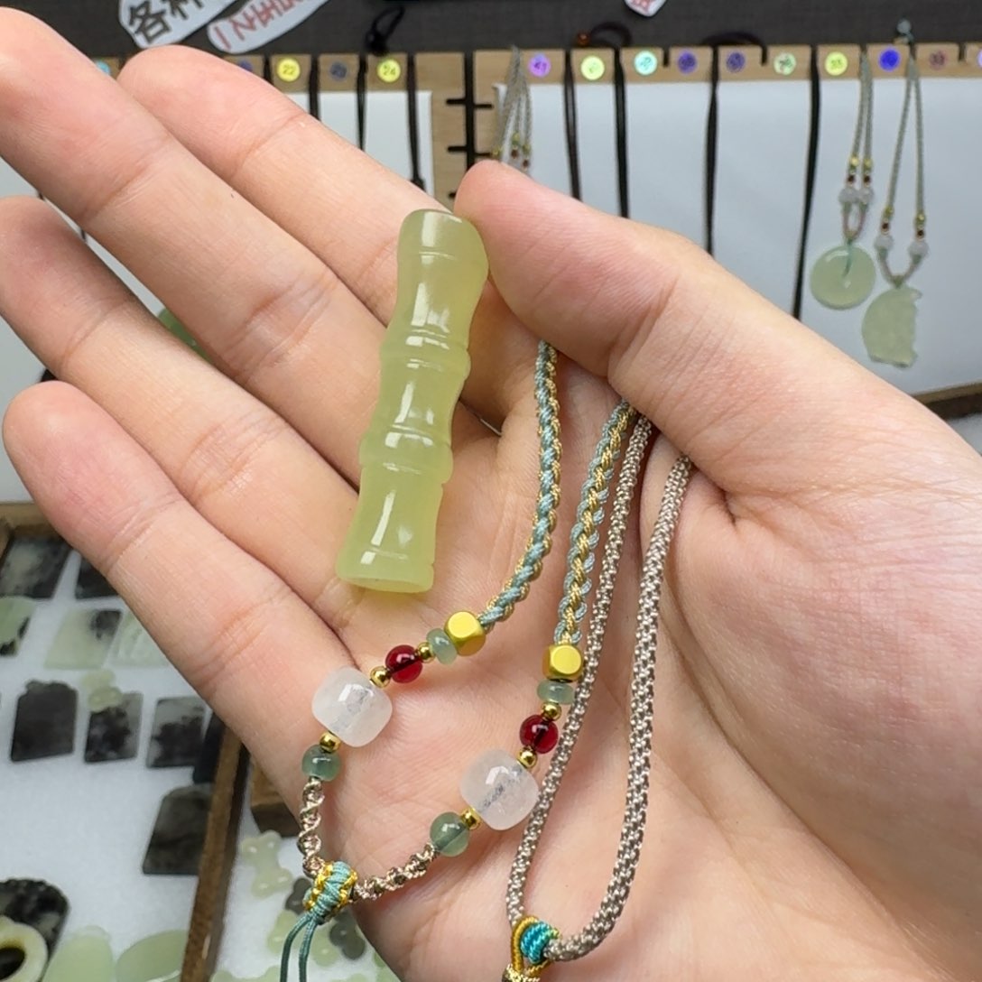 蛇纹石玉吊坠未镶嵌嬛****呀