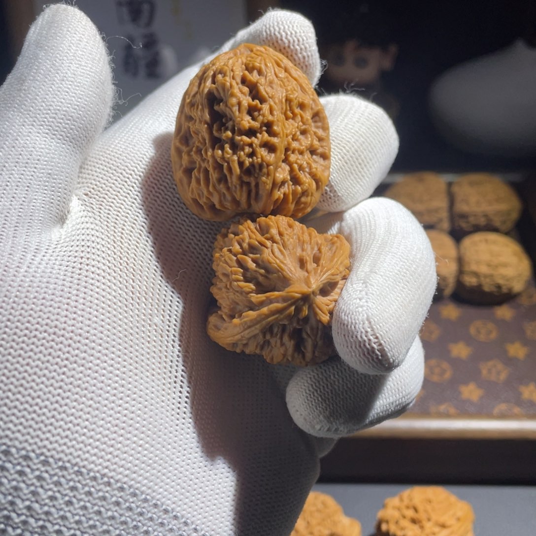 文玩核桃吊坠王*俊核桃