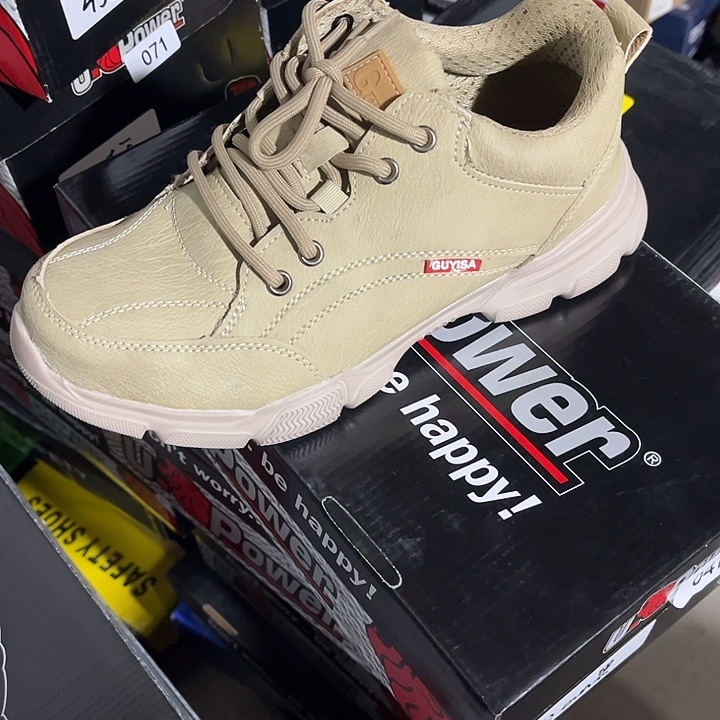 42码，编号513微瑕处理介意勿拍鞋