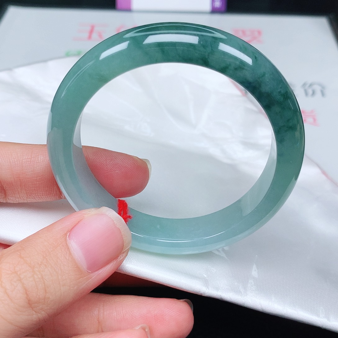 未镶嵌手镯翡翠天然翡翠手镯