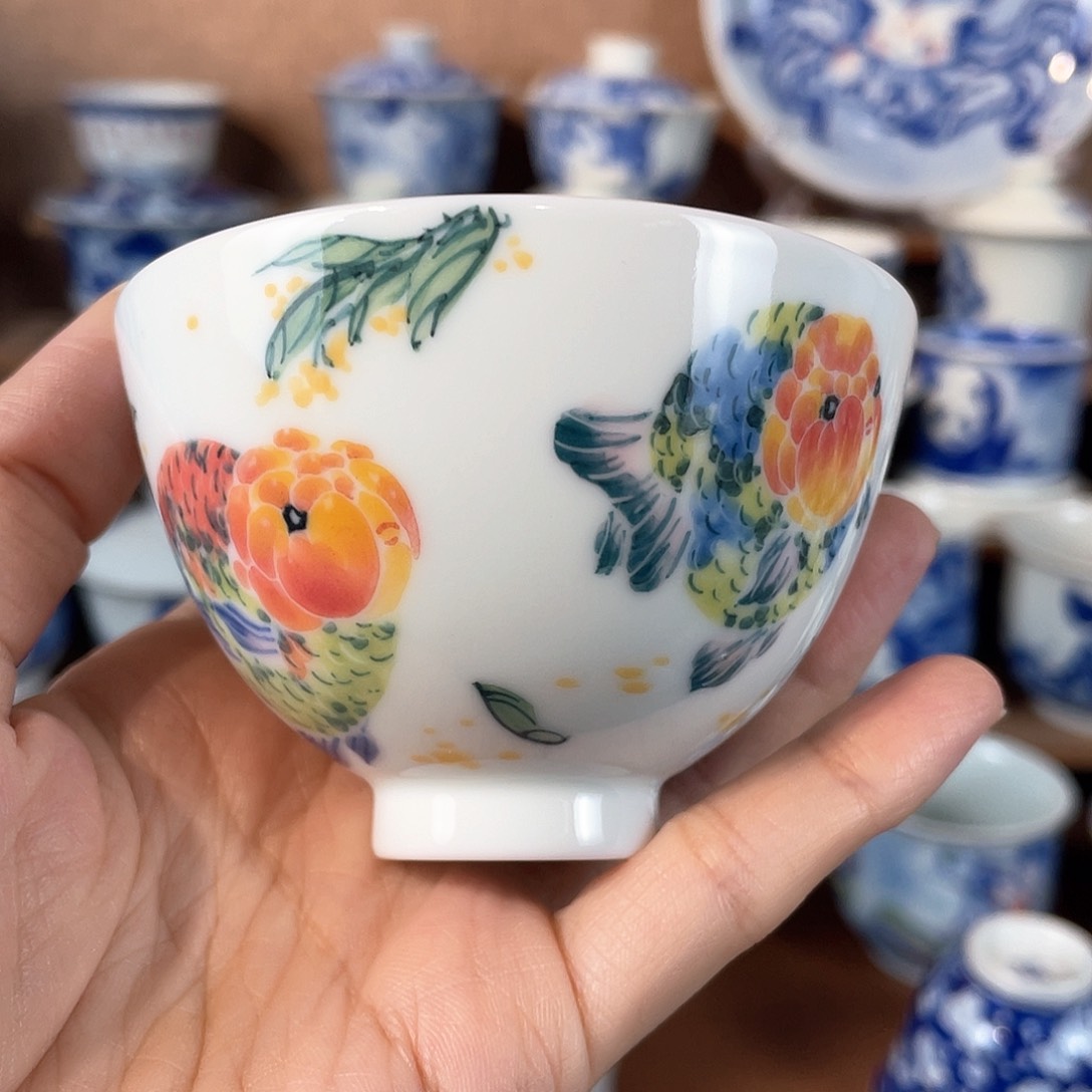 泥藝瓷梦兰寿金鱼鸡心杯