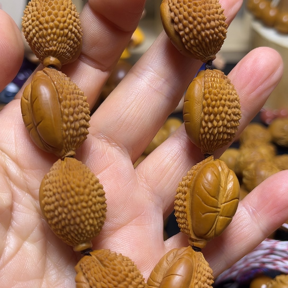 橄榄核吊坠，被姐姐来咯哦哦