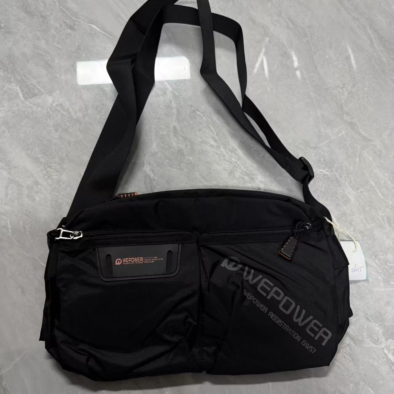 斜挎包男款运动大容量超轻日系2025新款休闲户外工装单肩包女背包