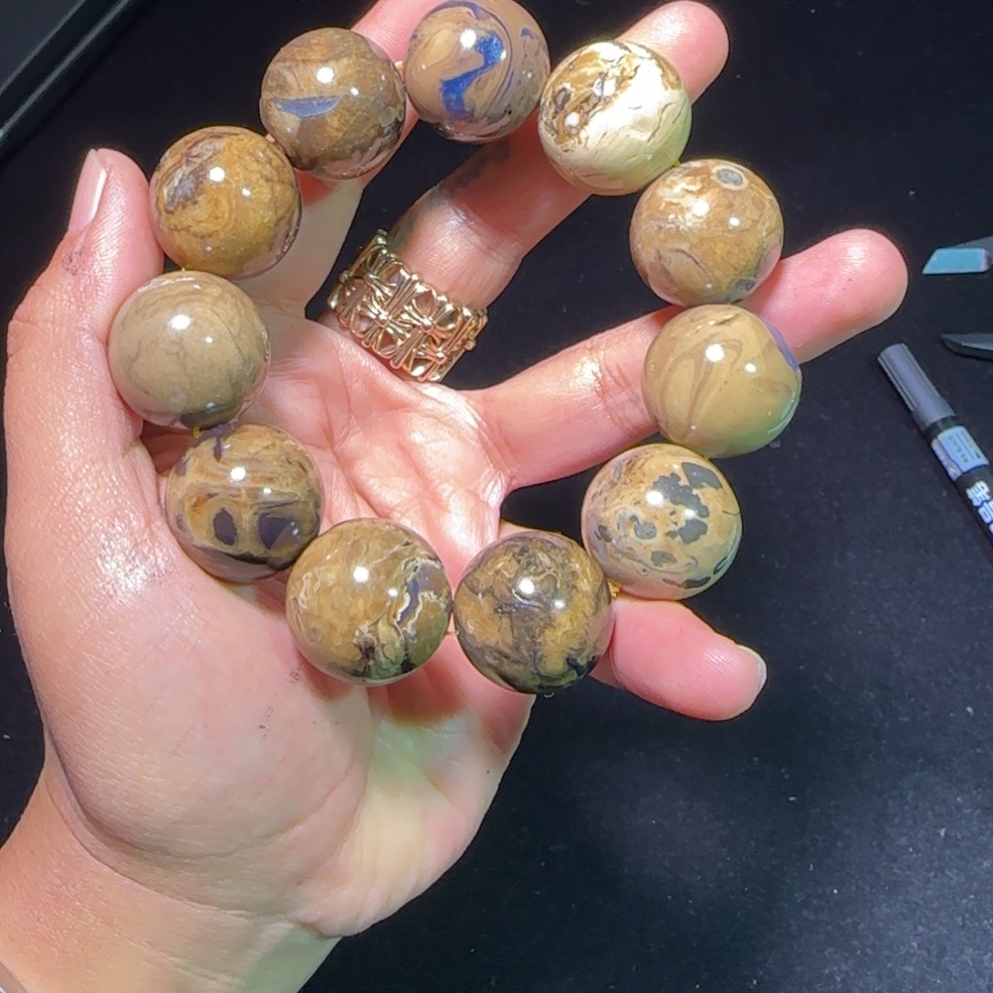 琥珀未镶嵌裸石琥珀