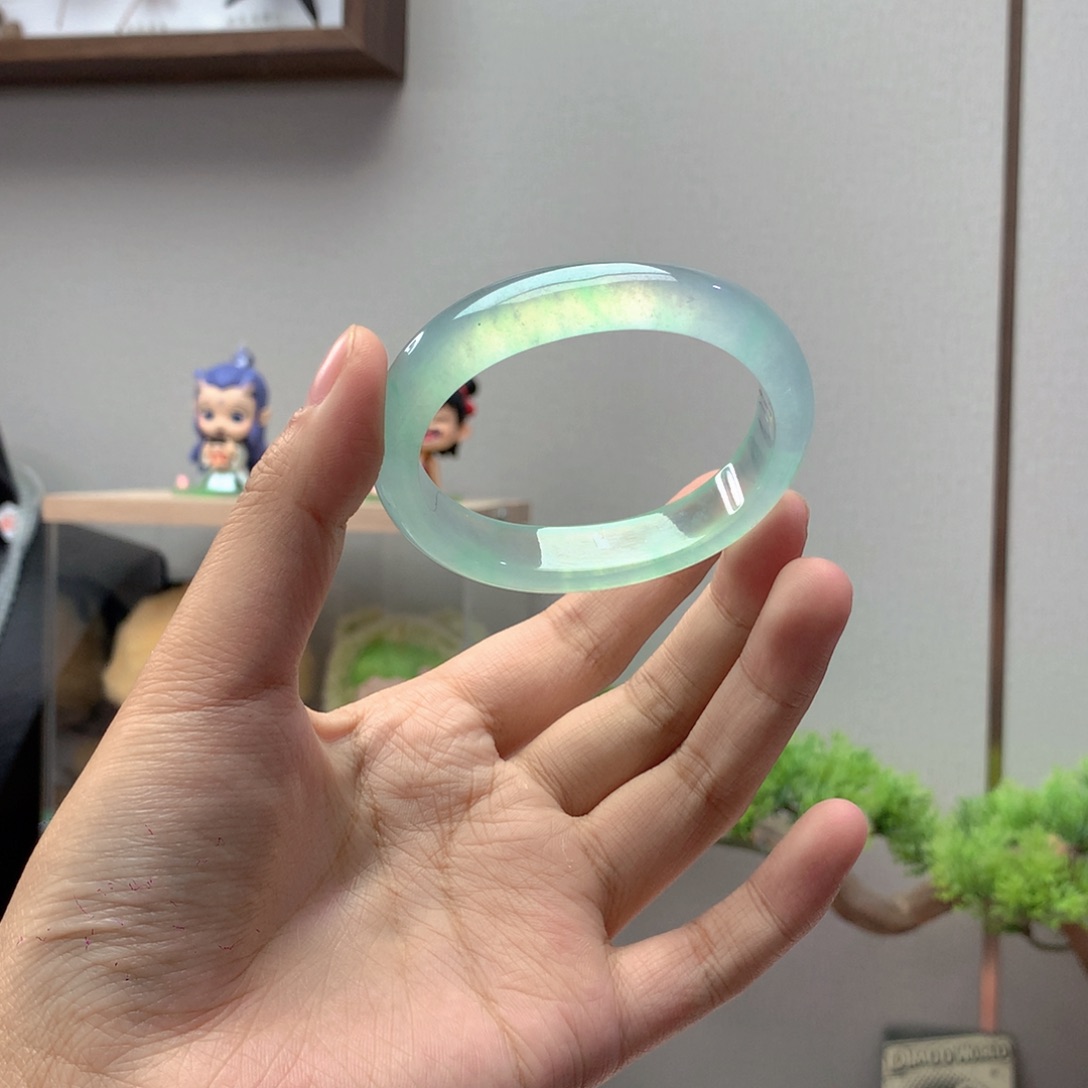 翡翠未镶嵌手镯贵妃（强推）