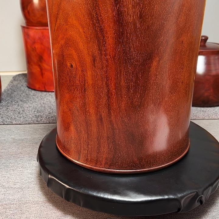 龙***惠紫檀木高油性大毛笔筒