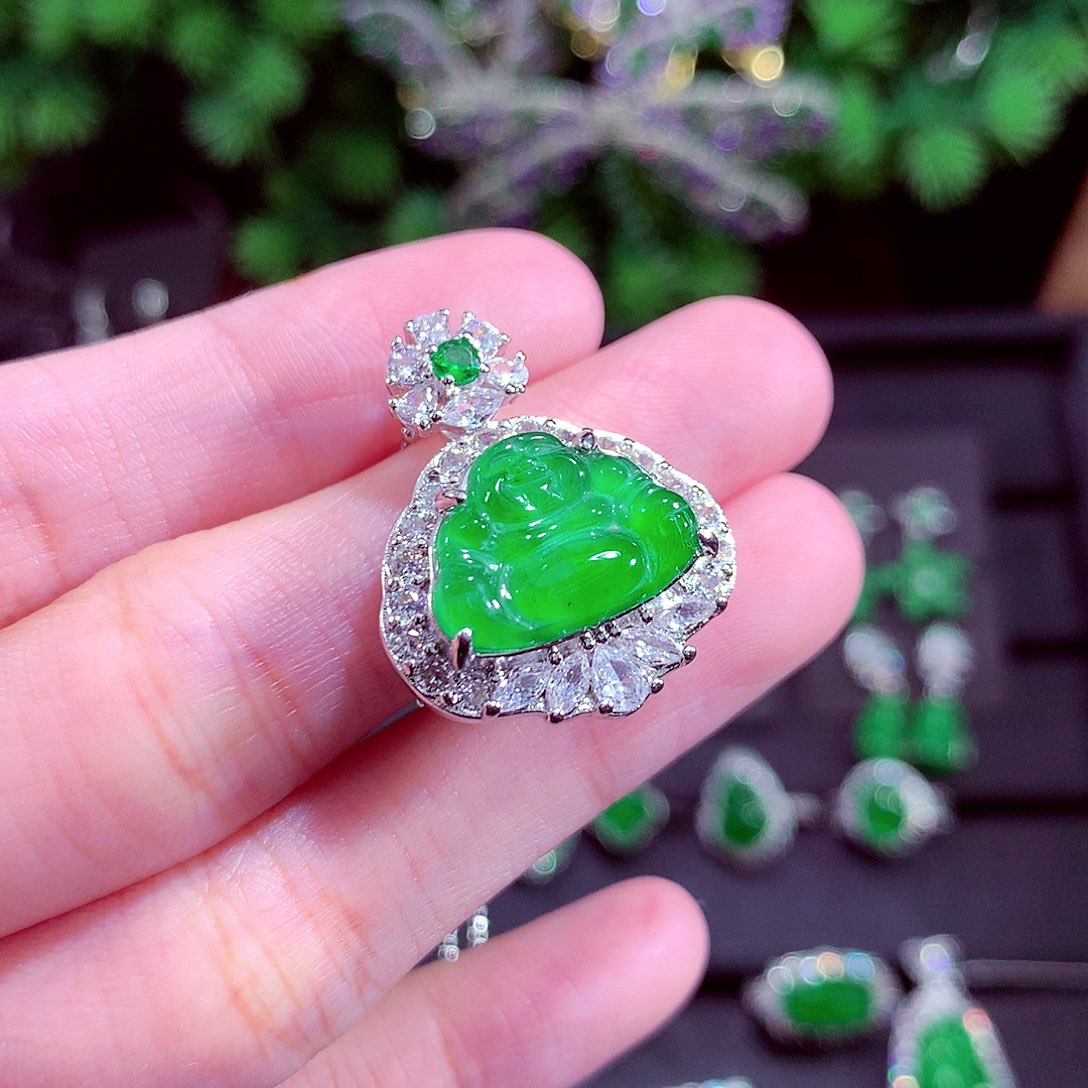 颈饰未镶嵌翡翠游*天然