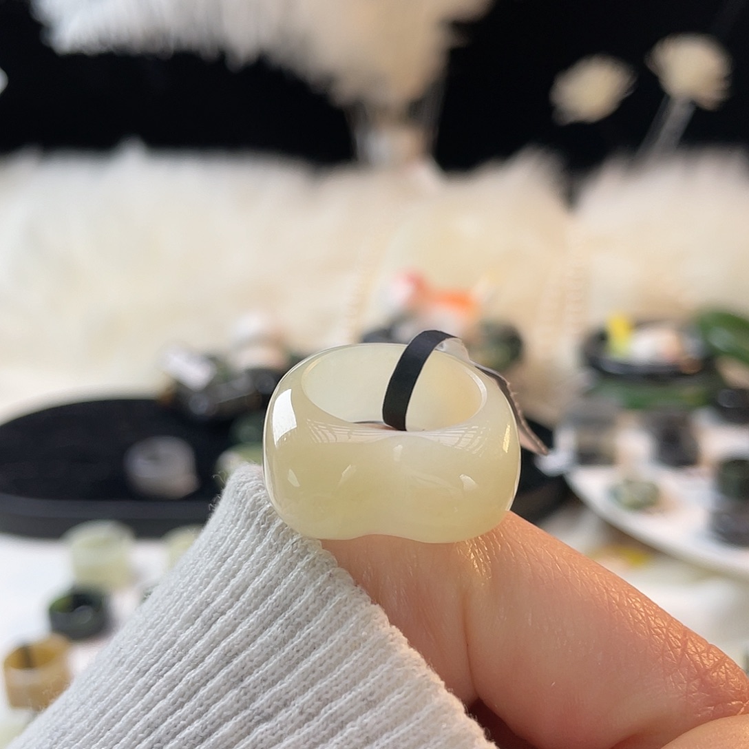 和田玉未镶嵌戒指k41糖白猫耳18.1mm