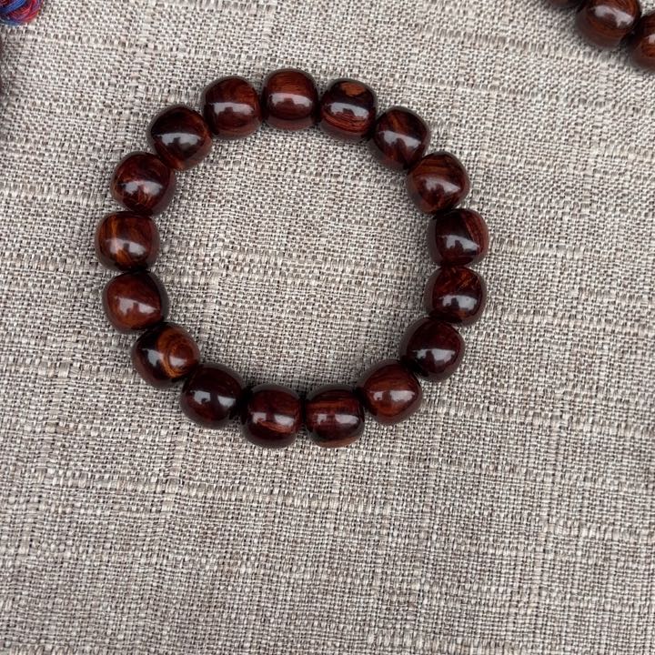 黄花梨/降香黄檀手串/手链东****料多样性