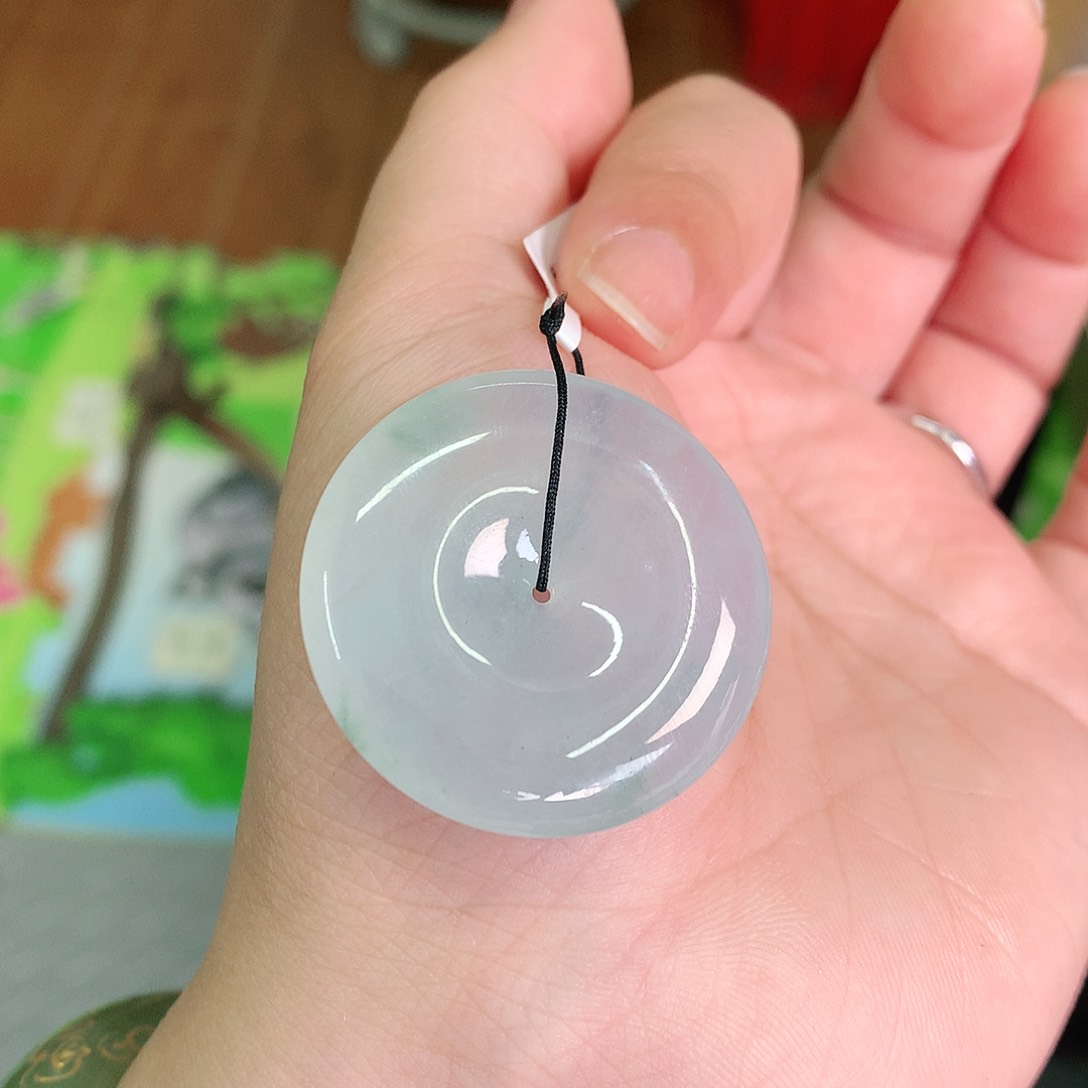 翡翠颈饰未镶嵌冰胶飘绿k