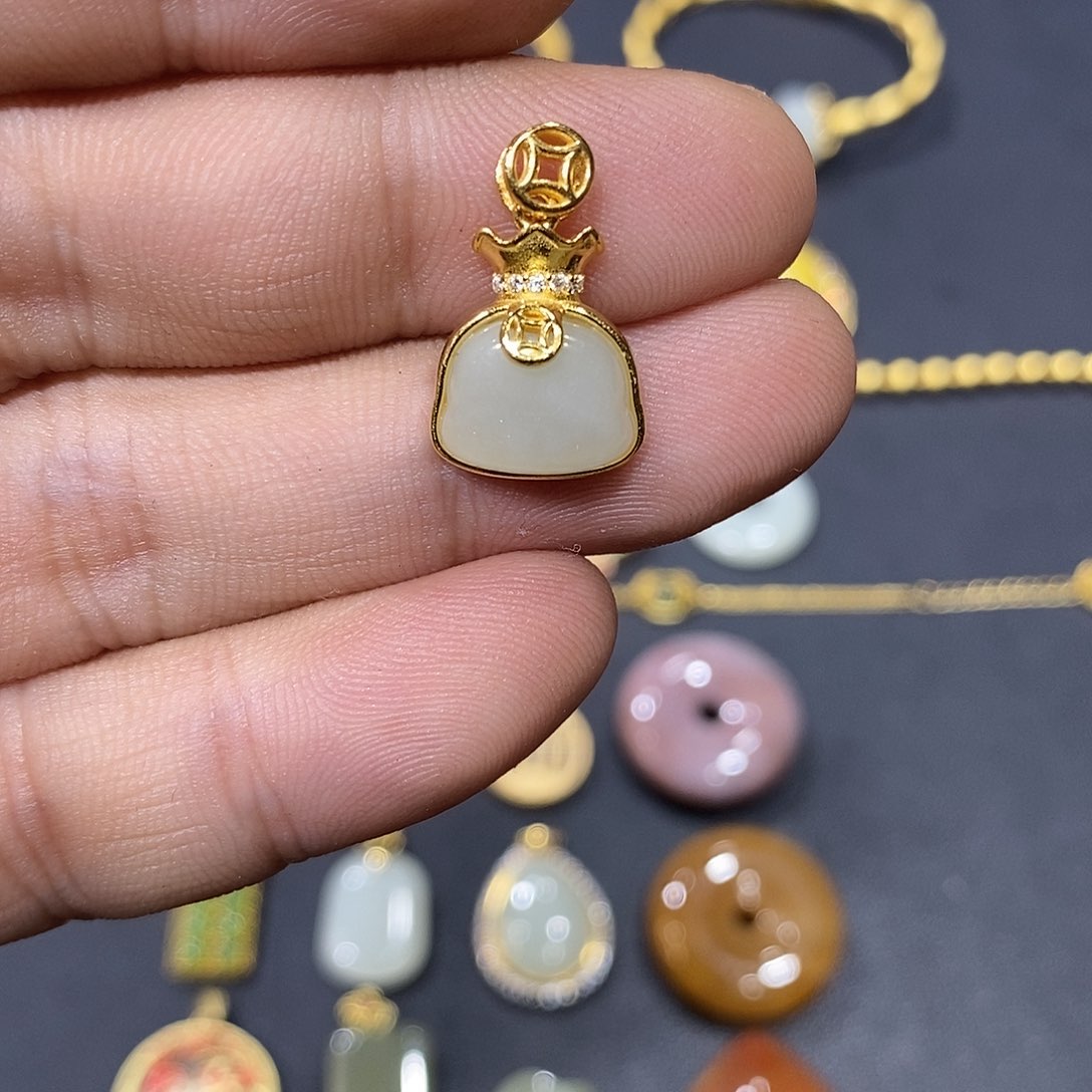 和田玉银S925镀金镶嵌颈饰