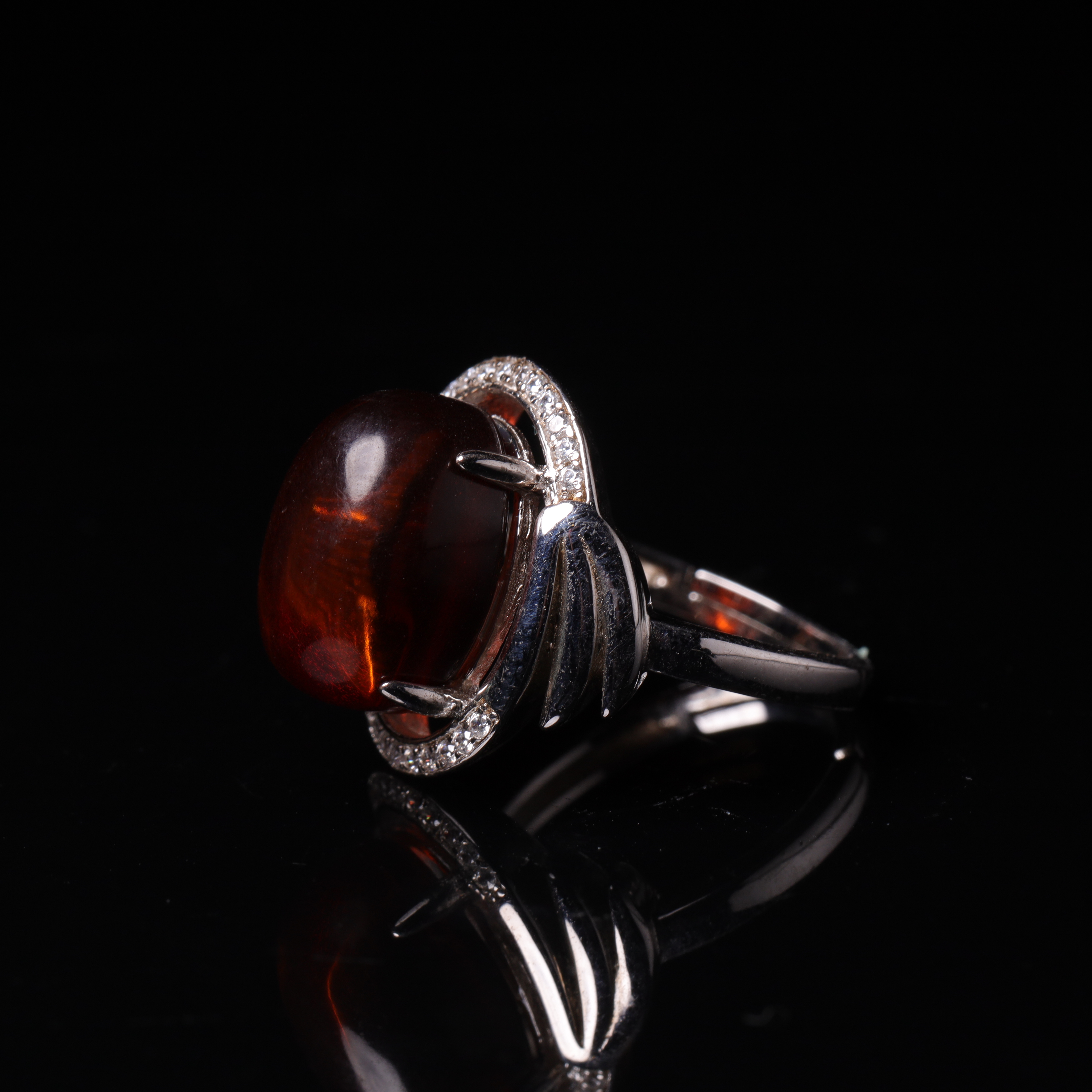 旧藏库出琥珀戒指-LM