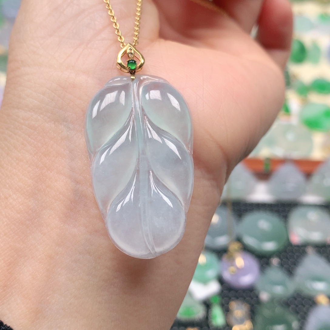 【闪购商品】翡翠吊坠(不含链)18K金镶嵌