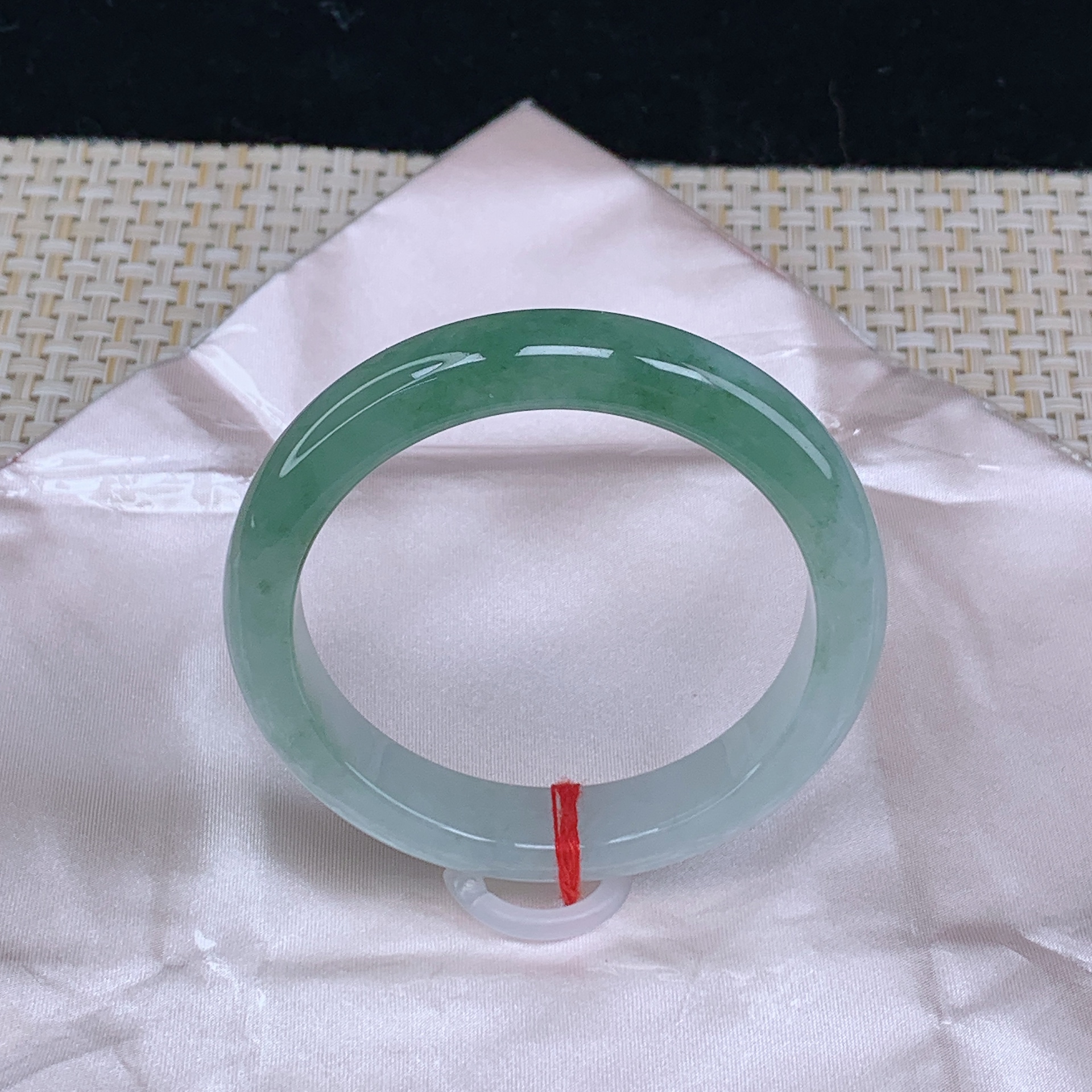 天然缅甸玉A货翡翠手镯56-57圈冰透半山水飘绿时尚女款油绿平安镯