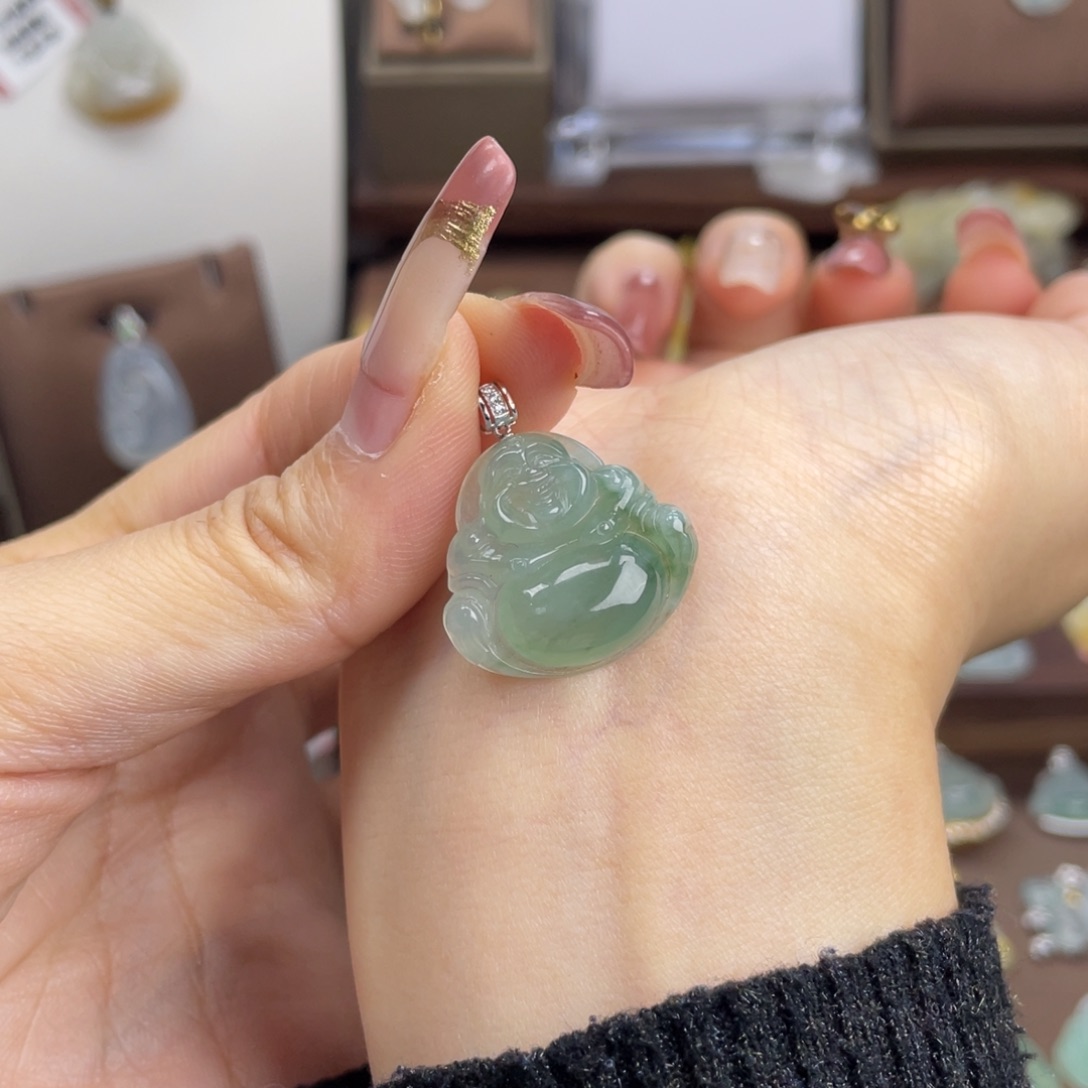 翡翠颈饰未镶嵌翡翠