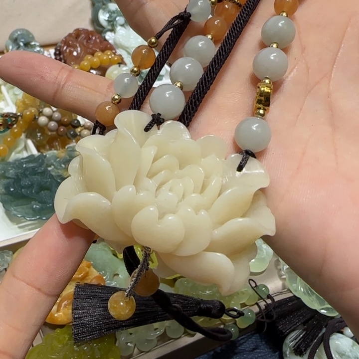 蛇纹石玉吊坠未镶嵌