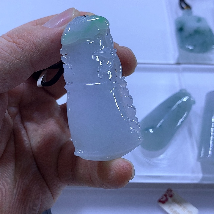 翡翠未镶嵌颈饰天然翡翠A货吊坠