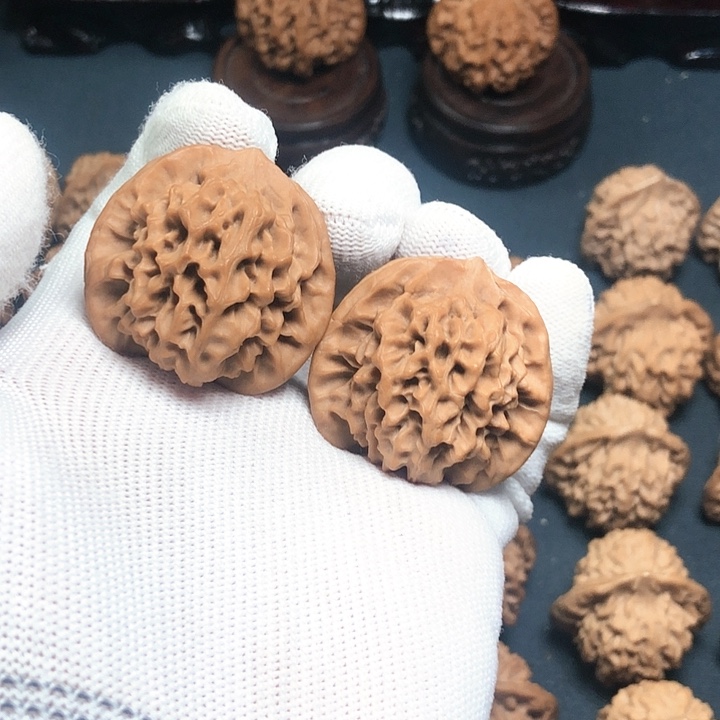 桃核把件画***北秦闷狮子头精品文玩核桃