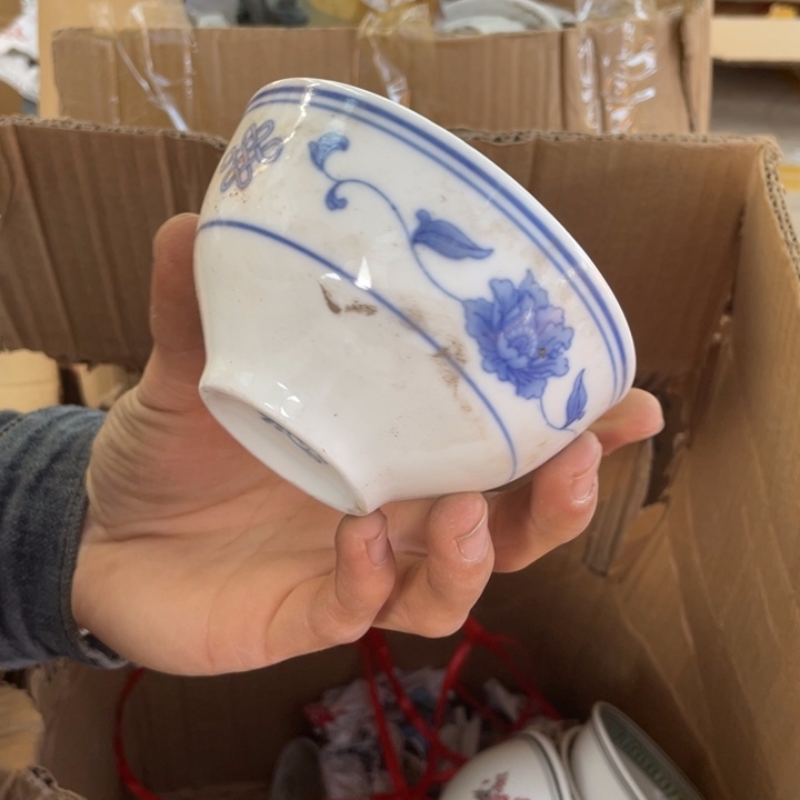 摆件陶瓷盘子碗砂锅都有