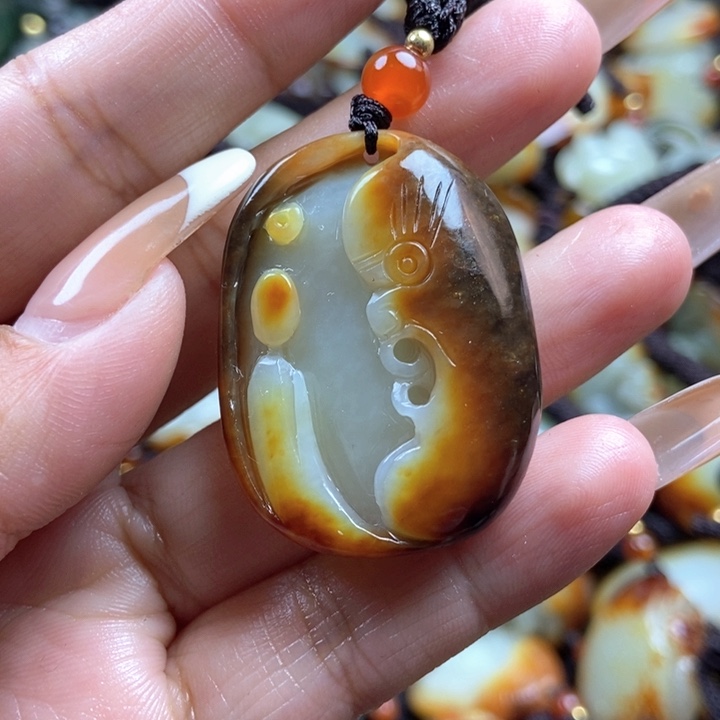 和田玉颈饰未镶嵌