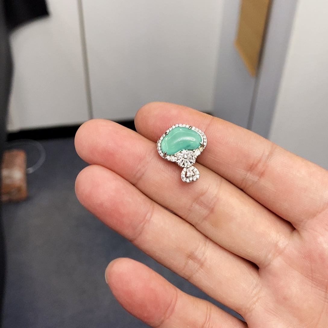 未镶嵌翡翠耳饰翡翠