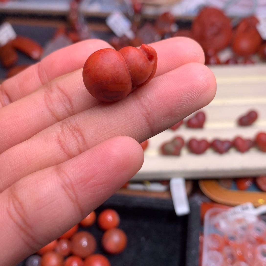 小***舞南红玛瑙未镶嵌珠宝半成品包浆葫芦