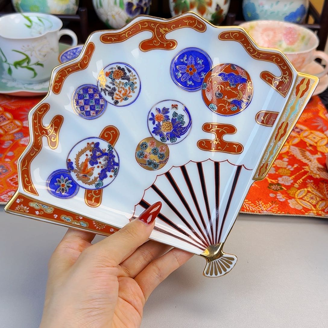 他家茶具瓷器真美！