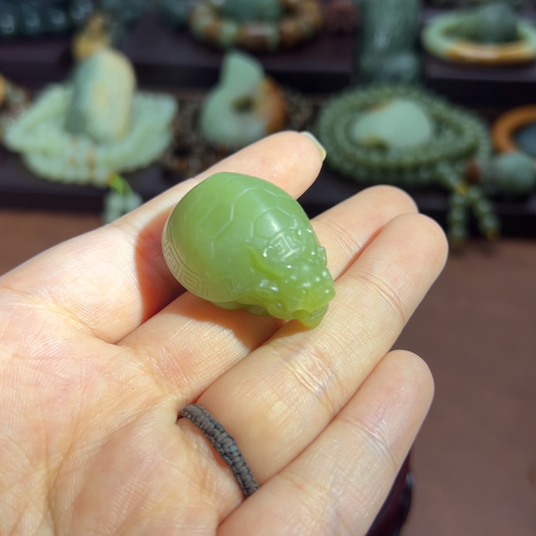 和田玉未镶嵌珠宝奇石