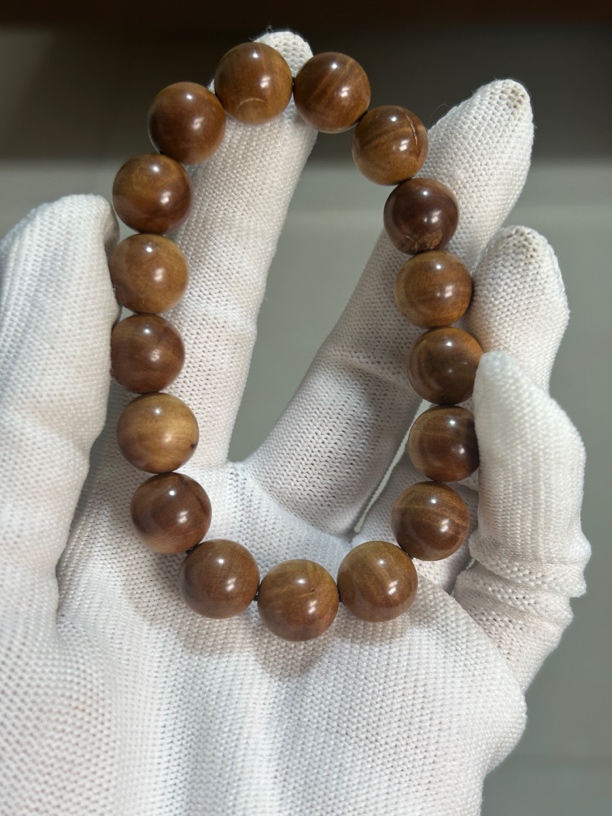 微瑕-12MM黑肉老山檀香