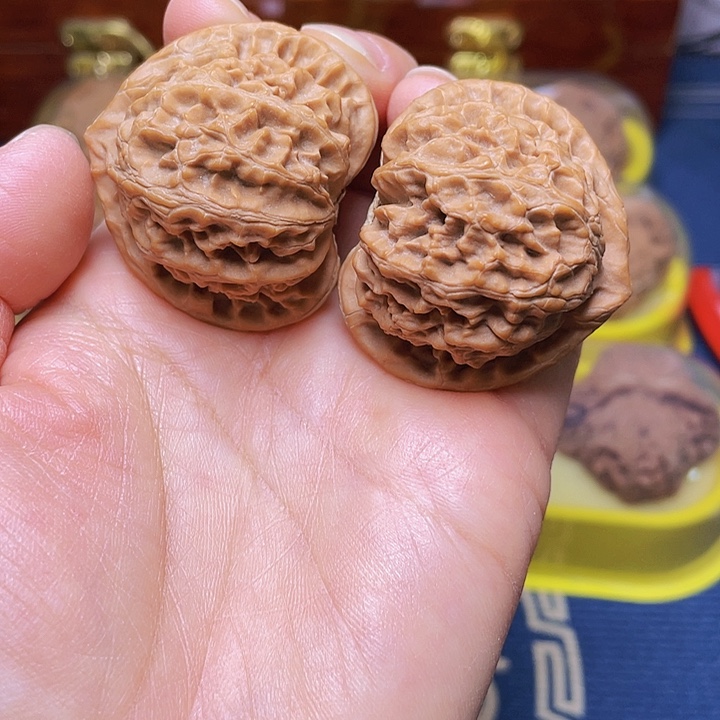 文玩核桃把件宫灯